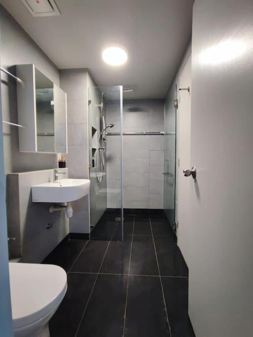 Jq Jesselton Quay Little Angel New Cityseaview Lv29 Netflix 6pax Pangsapuri Kota Kinabalu