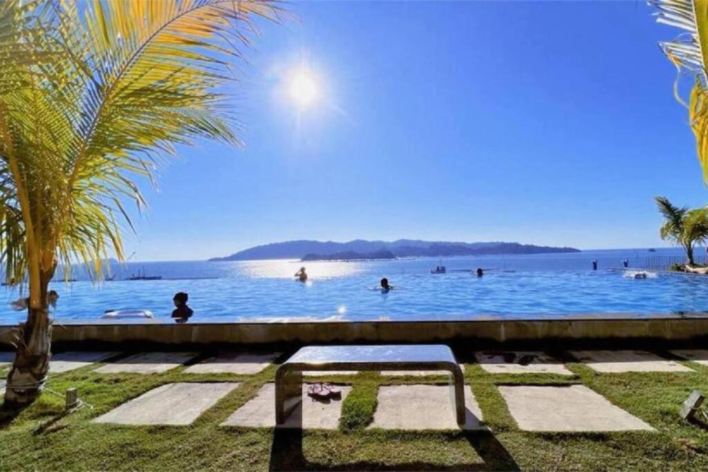 Pangsapuri Jq Jesselton Quay Little Angel New Cityseaview Lv29 Netflix 6pax