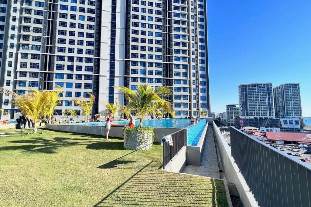 Pangsapuri Jq Jesselton Quay Little Angel New Cityseaview Lv29 Netflix 6pax *