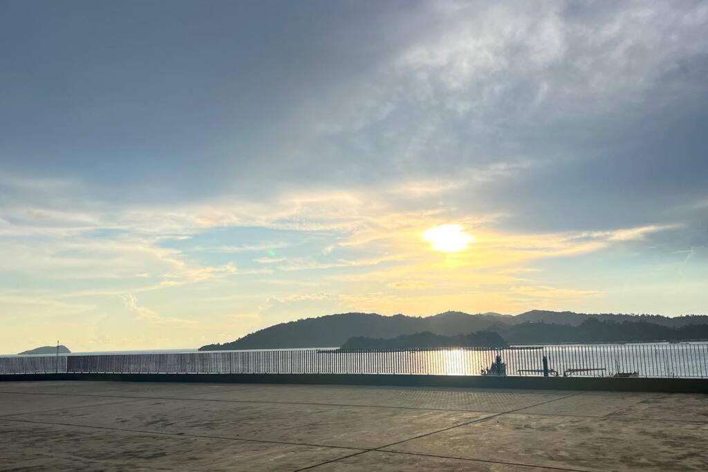 Pangsapuri Jq Jesselton Quay Little Angel New Cityseaview Lv29 Netflix 6pax Kota Kinabalu